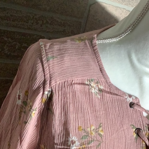 Pink Republic NEW - Sz S - ballon long sleeved - keyhole front - floral top - Picture 4 of 9